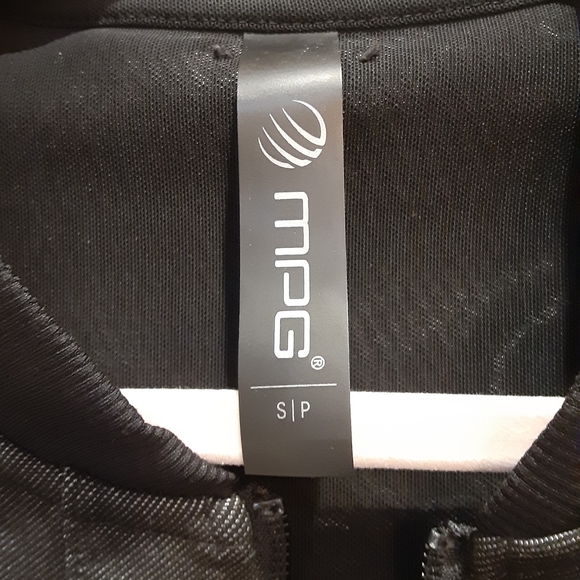 Lightweight jacket - Picture 4 of 5